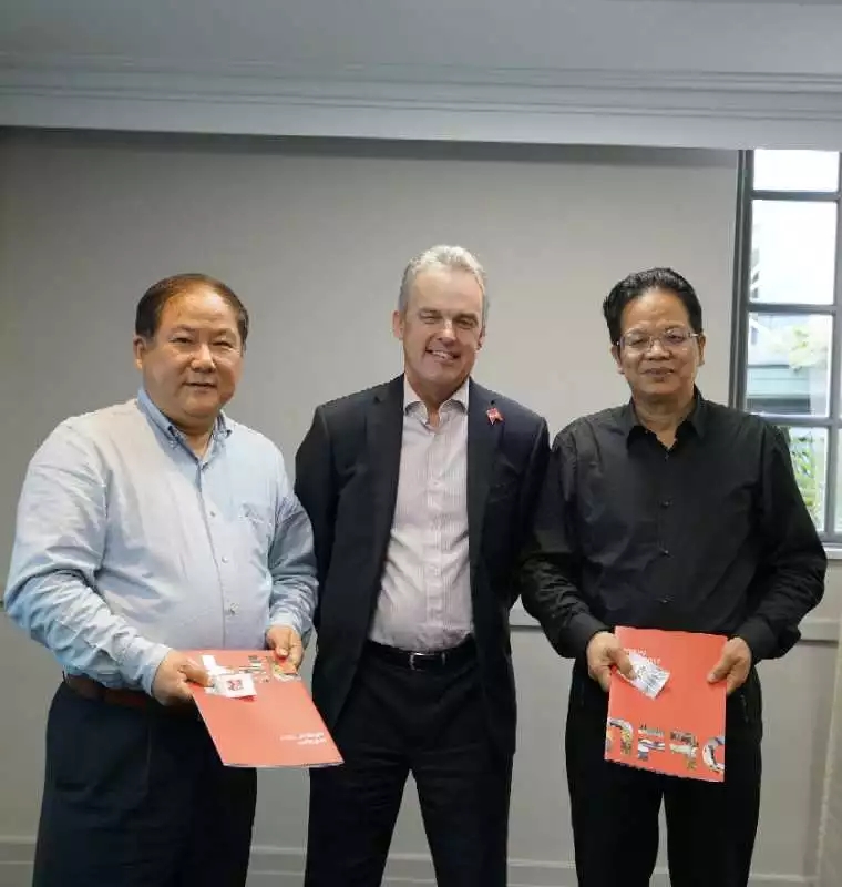  深圳防水代表團拜訪英國屋面工程協會領導和專家_開來濕克未防水